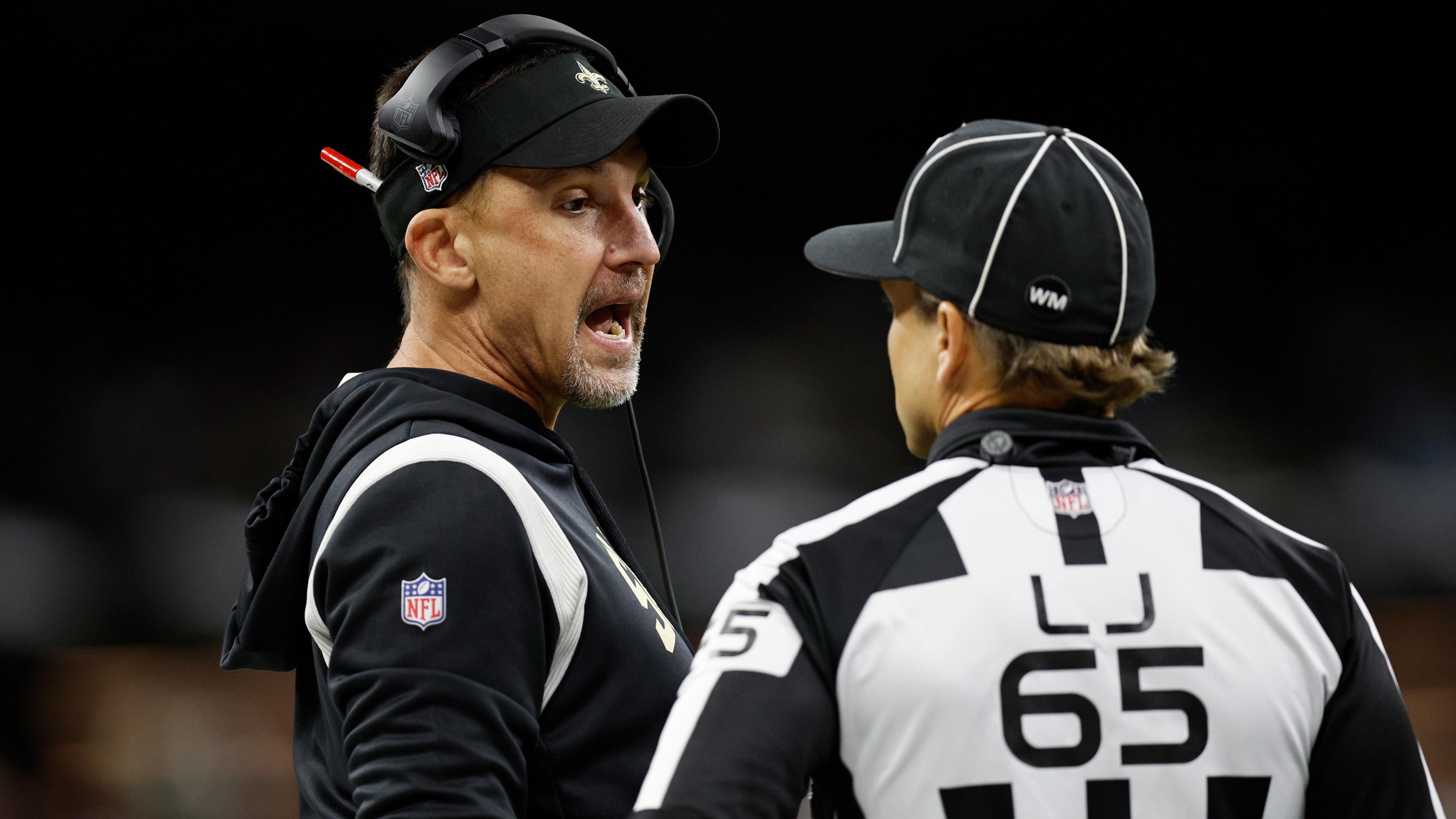 
                <strong>Verlierer: Dennis Allen</strong><br>
                Eigentlich sollte Dennis Allen als Nachfolger der Head-Coach-Legende Sean Payton Ruhe und Konstanz bei den New Orleans Saints reinbringen. Doch nach zehn Spieltagen stehen die Saints mit einer Bilanz von 3-7 auf dem vierten Platz der NFC South und haben bereits alle Playoff-Träume in dieser Saison begraben. Allen scheint komplett überfordert mit der Rolle als Head Coach zu sein und es bleibt abzuwarten, wie lange ihm die Verantwortlichen in New Orleans noch das Vertrauen schenken.
              