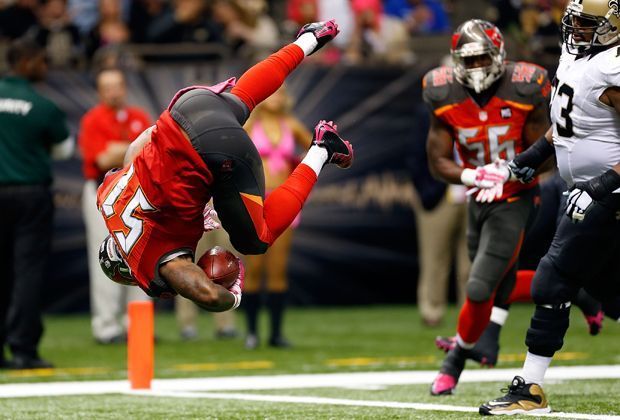 
                <strong>New Orleans Saints - Tampa Bay Buccaneers 37:31 n.V.</strong><br>
                Eine der Interceptions trägt Danny Lansanah in die Endzone, wobei "trägt" nicht ganz stimmt. Er fliegt viel mehr.
              