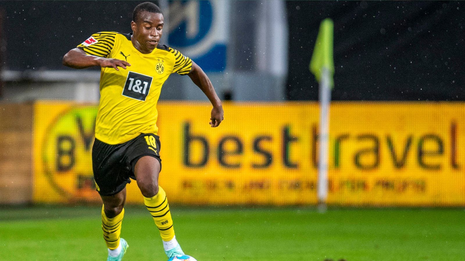 
                <strong>Youssoufa Moukoko</strong><br>
                Kommt in der 87. Minute auch rein. Ohne Note
              