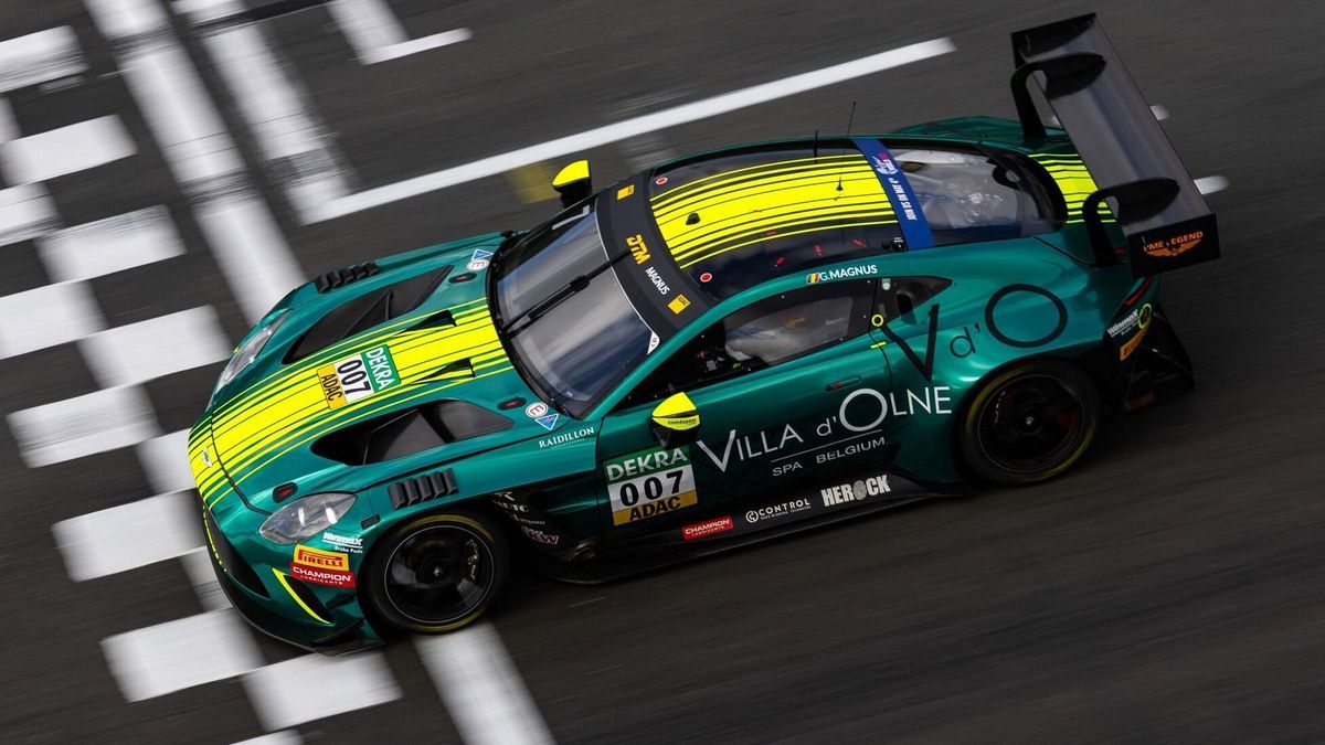Der Aston Martin Vanrtage GT3 kam beim Debüt über eine Statistenrolle nicht hinaus