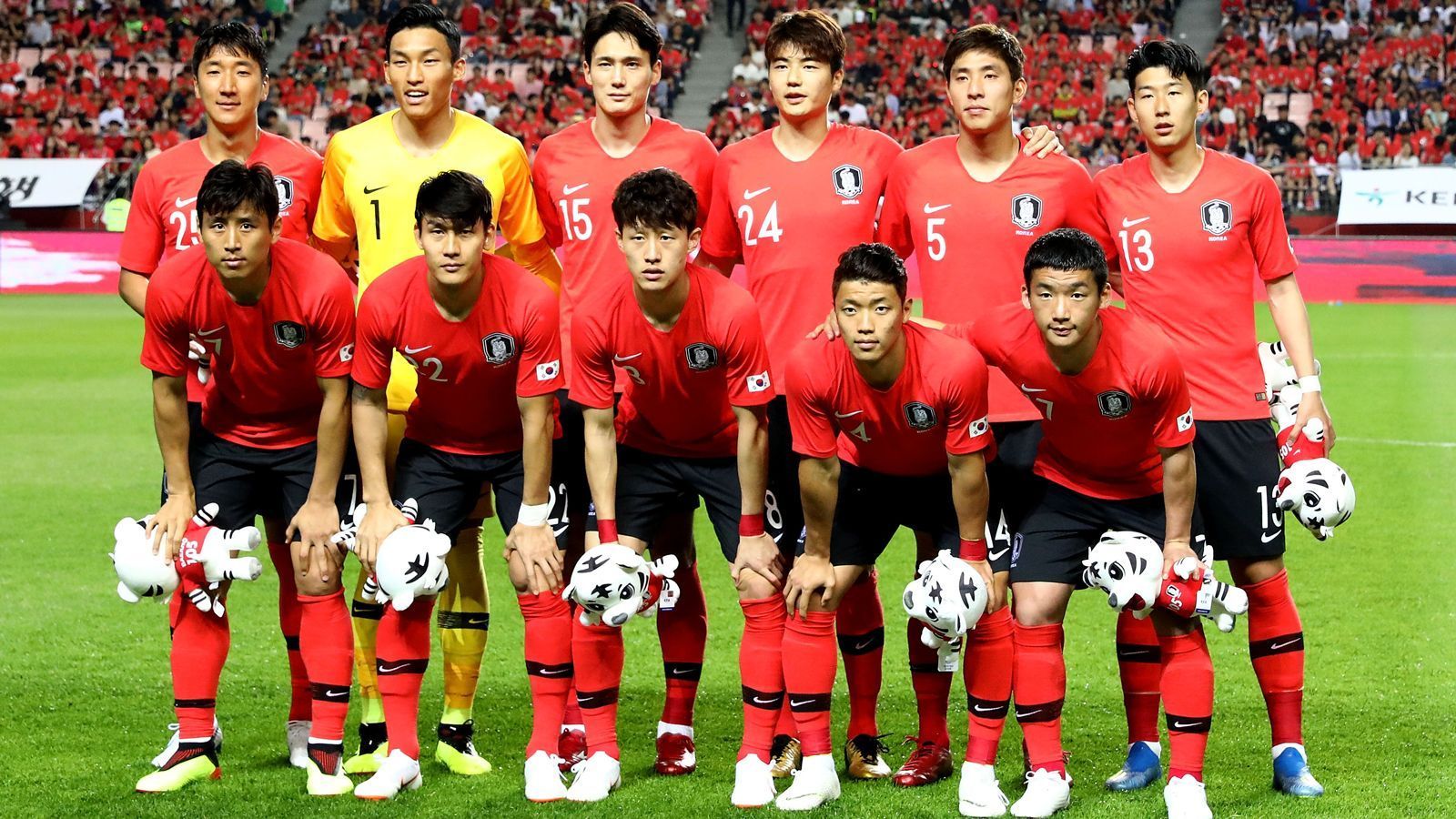 
                <strong>Südkorea (Gruppe F)</strong><br>
                Spitzname: "Taeguk Warriors", die Taeguk-Krieger. Benannt nach dem rot-blauen Kreis in der Landesflagge. Oder: "Tigers" (Tiger).
              