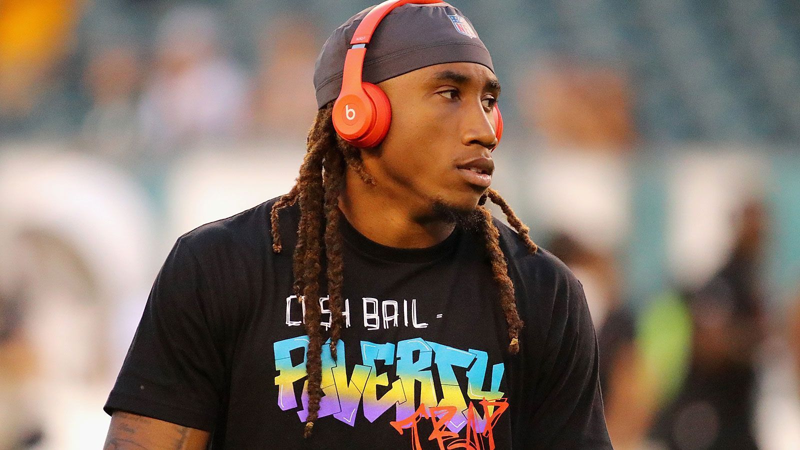 
                <strong>Ronald Darby (Philadelphia Eagles)</strong><br>
                Für den Star-Cornerback war die 20:27-Heimpleite seiner Philadelphia Eagles gegen die Dallas Cowboys doppelt bitter. Wie Head Coach Doug Pederson am Tag nach dem Sunday Night Game von Week 10 erklärte, riss sich Ronald Darby das Kreuzband und verpasst damit den Rest der Saison. Der Goldmedaillen-Gewinner der Weltjugendspiele 2011 mit der US-Sprinterstaffel befindet sich im letzten Jahr seines Rookie-Vertrags und hatte dementsprechend 2019 auf einen großen Zahltag gehofft.
              