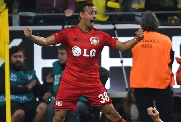 
                <strong>Das schnellste Tor: Karim Bellarabi</strong><br>
                "Der Rekord ist natürlich etwas ganz Besonderes. Nach dem Anstoß sind wir direkt nach vorne. Als ich den Ball gesehen habe, habe ich auf Risiko einfach drauf gehalten", jubelt der Deutsch-Marokkaner nach dem 2:0-Sieg gegen den BVB.
              