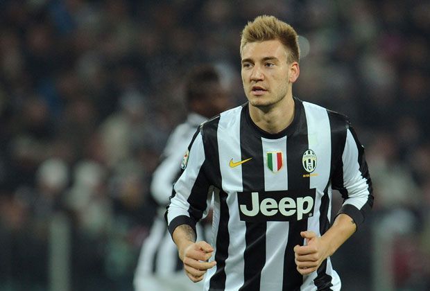 
                <strong>Nicklas Bendtner</strong><br>
                Nicklas Bendtner gehörte in den letzten neun Jahren zum FC Arsenal. Die Londoner zogen es jedoch meistens vor, ihren Stürmer an andere Vereine auszuleihen. Zuletzt spielte der Däne bei Juventus Turin, wo er allerdings nicht zur Stammformation gehörte.
              