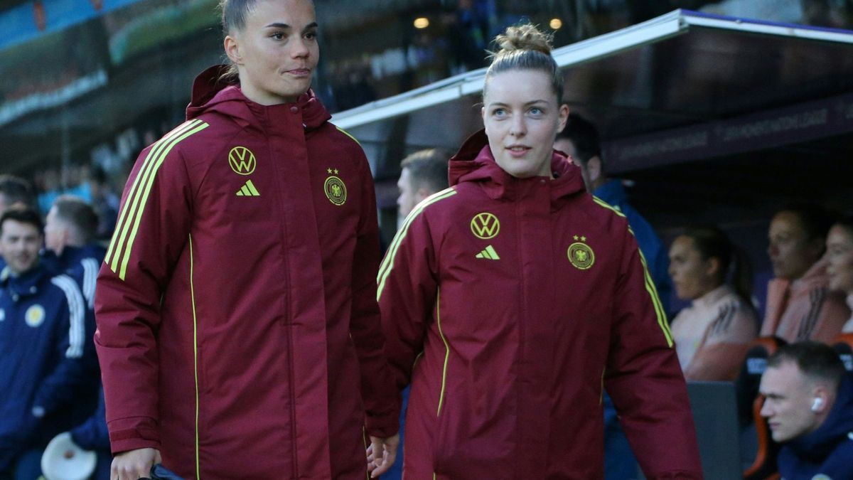 Alara Sehitler (r.) absolvierte ihr zweites Länderspiel