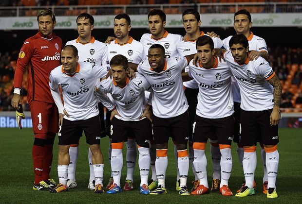 
                <strong>Valencia CF</strong><br>
                Der UEFA-Pokal-Sieger von 2004 zieht als Gruppen-Erster mit 13 Punkten und ohne große Mühe in die Zwischenrunde der Europa League ein
              