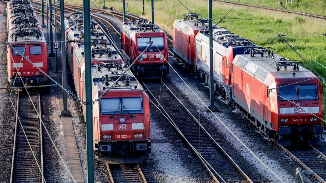Marode Schienen und veraltete Infrastruktur der Deutschen Bahn verlangsamen Fahrtempo an zahlreichen Stellen.