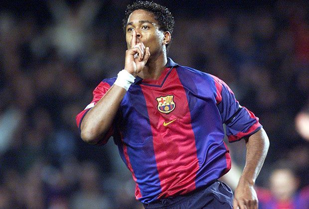 
                <strong>Sturm: Patrick Kluivert</strong><br>
                Der Stürmer mit dem Torriecher: Beim FC Barcelona hatte der Niederländer eine Bilanz von 90 Treffern in 182 Spielen. In der Nationalmannschaft konnte er seine Quote sogar noch etwas verbessern: 40 Tore in 79 Spielen. 
              