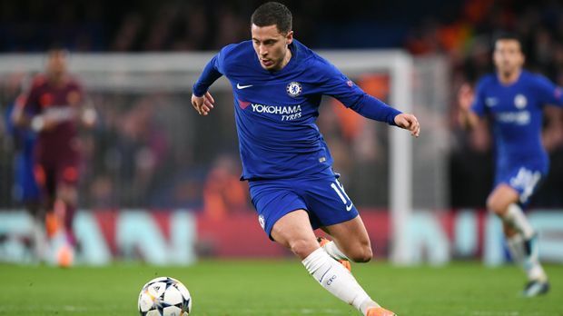 
                <strong>Eden Hazard (FC Chelsea)</strong><br>
                ...der der Waliser könnte im Sommer zu den "Blues" wechseln und damit den Weg für Eden Hazard zu Real Madrid frei machen. Neben dem Tausch sollen auch noch umgerechnet 135 Millionen Euro von Madrid nach London fließen. Hazard zögert nach wie vor mit einer Vertragsverlängerung bei Chelsea, sein aktueller Kontrakt läuft noch bis zum Sommer 2020. Der belgische Nationalspieler macht ohnehin keinen Hehl daraus, großer Real-Fans zu sein. 
              