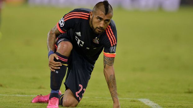 
                <strong>Arturo Vidal</strong><br>
                Arturo Vidal: Eher unauffällig. Hat noch nicht seinen Platz an der Seite von Thiago und Alonso gefunden. Läuft viel, aber häufig falsch. Die Erwartungen sind weit höher. ran-Note: 4
              