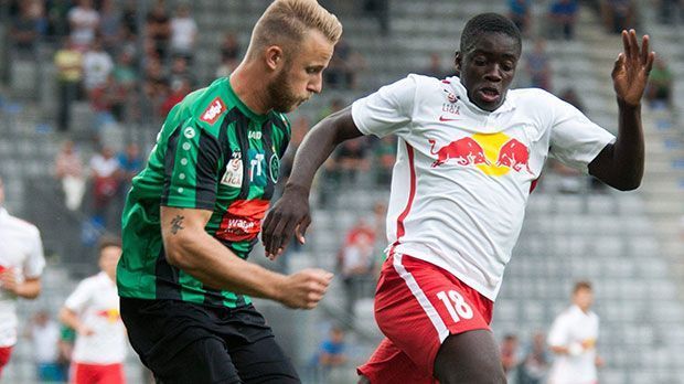 
                <strong>Abwehr: Dayot Upamecano (RB Leipzig)</strong><br>
                Der 18-jährige Upamecano schloss sich im Winter für zehn Millionen Euro RB Leipzig an, zuvor übte er sich beim Schwesterklub RB Salzburg. Während er in der vergangenen Rückrunde noch keinen Stammplatz im Kader hatte, ist der französische U19-Nationalspieler auf dem besten Weg, bald zum Stammpersonal zu gehören. Sein Trainer Ralph Hasenhüttl betitelte ihn gar als "Weltklassespieler."
              