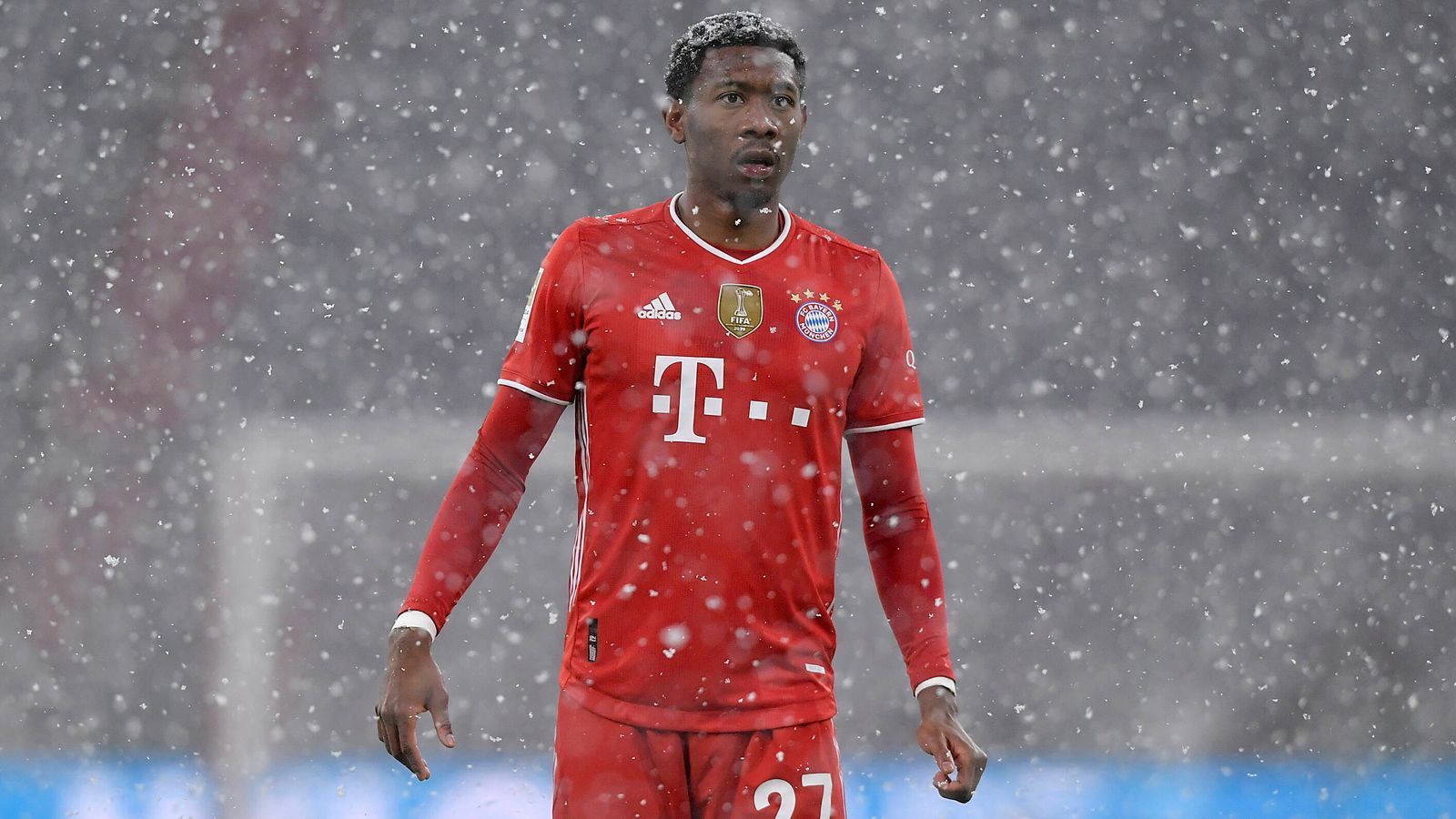 
                <strong>David Alaba</strong><br>
                Kümmert sich mit Tolisso um die defensive Schaltzentrale. Schlechte Abstimmung mit Süle beim 0:2. Bekommt in den ersten 45 Minuten sowieso nicht immer den nötigen Zugriff, kann aber bei deutlich verbesserten äußeren Bedingungen nach der Pause aufdrehen. ran-Note: 3
              