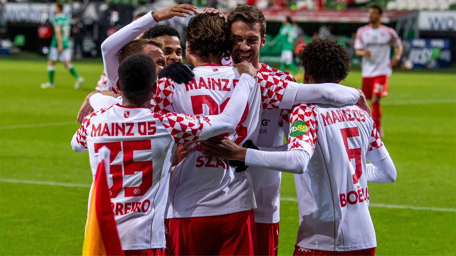 
                <strong>1. FSV Mainz 05 - 13. Platz, 31 Punkte</strong><br>
                Der 1:0-Sieg in Bremen markiert den Höhepunkt der Mainzer Aufholjagd. Unter Trainer Bo Svensson läuft plötzlich alles, das Team strotzt nur so vor Selbstvertrauen. Seit sechs Spielen ist der FSV ohne Niederlage, vier davon gewann Mainz sogar. Zudem steht noch das Nachholspiel gegen die Hertha an. Ansonsten wird es allerdings hart, die weiteren Gegner: München (H), Frankfurt (A), Dortmund (H), Wolfsburg (A). Prognose: Mainz hat sich nun schon ein kleines Polster verschafft, zudem gelingt mindestens eine Überraschung - Klassenerhalt. 
              