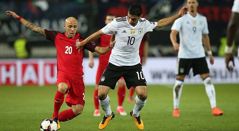 
                <strong>Lars Stindl</strong><br>
                Fällt in der ersten Halbzeit überhaupt nicht auf. Mit wenig Bezug zum Spiel. Ihm fehlen die Anspiele. Dann halt mal aus der Distanz. Sein Pfostenkracher in der 60. Minute bleibt sein Highlight. Note: 4
              