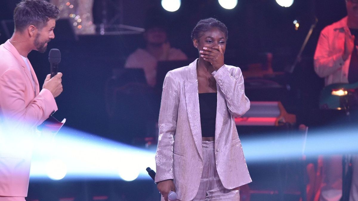 Desirey erfährt, dass sie ins Halbfinale von "The Voice of Germany" 2023 einzieht