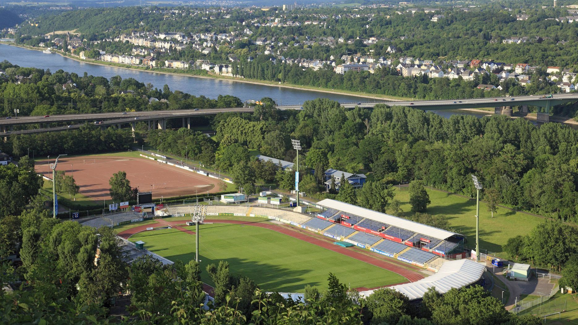 
                <strong>FC Rot-Weiß Koblenz - Jahn Regensburg</strong><br>
                Anstoß: Sonntag, 8. August, 15:30 UhrStadion: Stadion OberwerthZuschauer erlaubt: 5.000
              