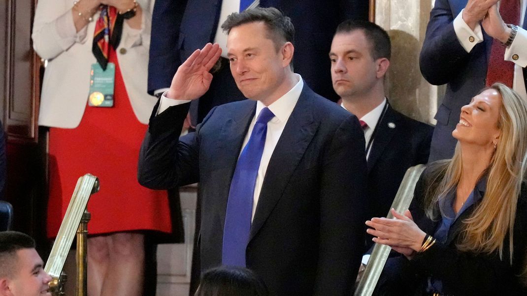 Elon Musk verlässt seine Rolle als "besonderer Regierungsangestellter" nach 130 Tagen - das Weiße Haus dankt für seinen Einsatz zur Kostensenkung.