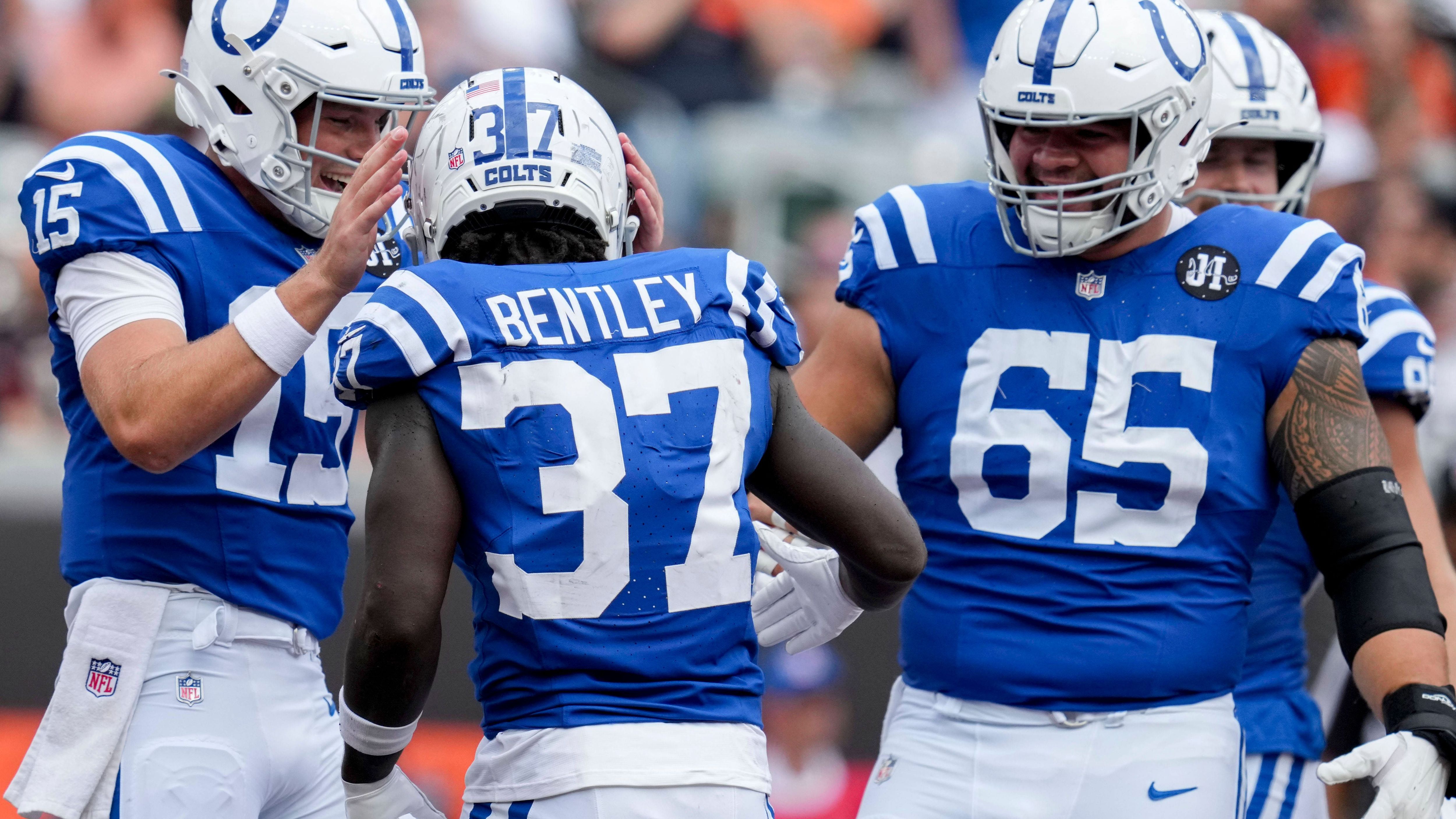 <strong>Indianapolis Colts</strong><br>Puh. Das Quarterback-Duell ging an Daniel Jones. Anthony Richardson schaut in die Röhre. Richtig glücklich wirkt aber niemand damit. Immerhin ist Erstrundenpick und Tight End Tyler Warren eine imposante Verstärkung der Offense. Die O-Line ist dezimiert, das Run Game basiert auf einer Person: Jonathan Taylor. Alles steht bei den Colts auf wackligen Beinen.<br><strong>Note: 3-</strong>