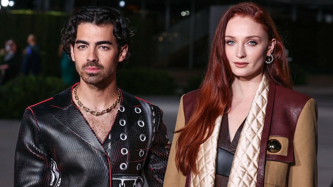 Joe Jonas und Sophie Turner lassen sich scheiden. Alle Infos dazu gibt es hier.