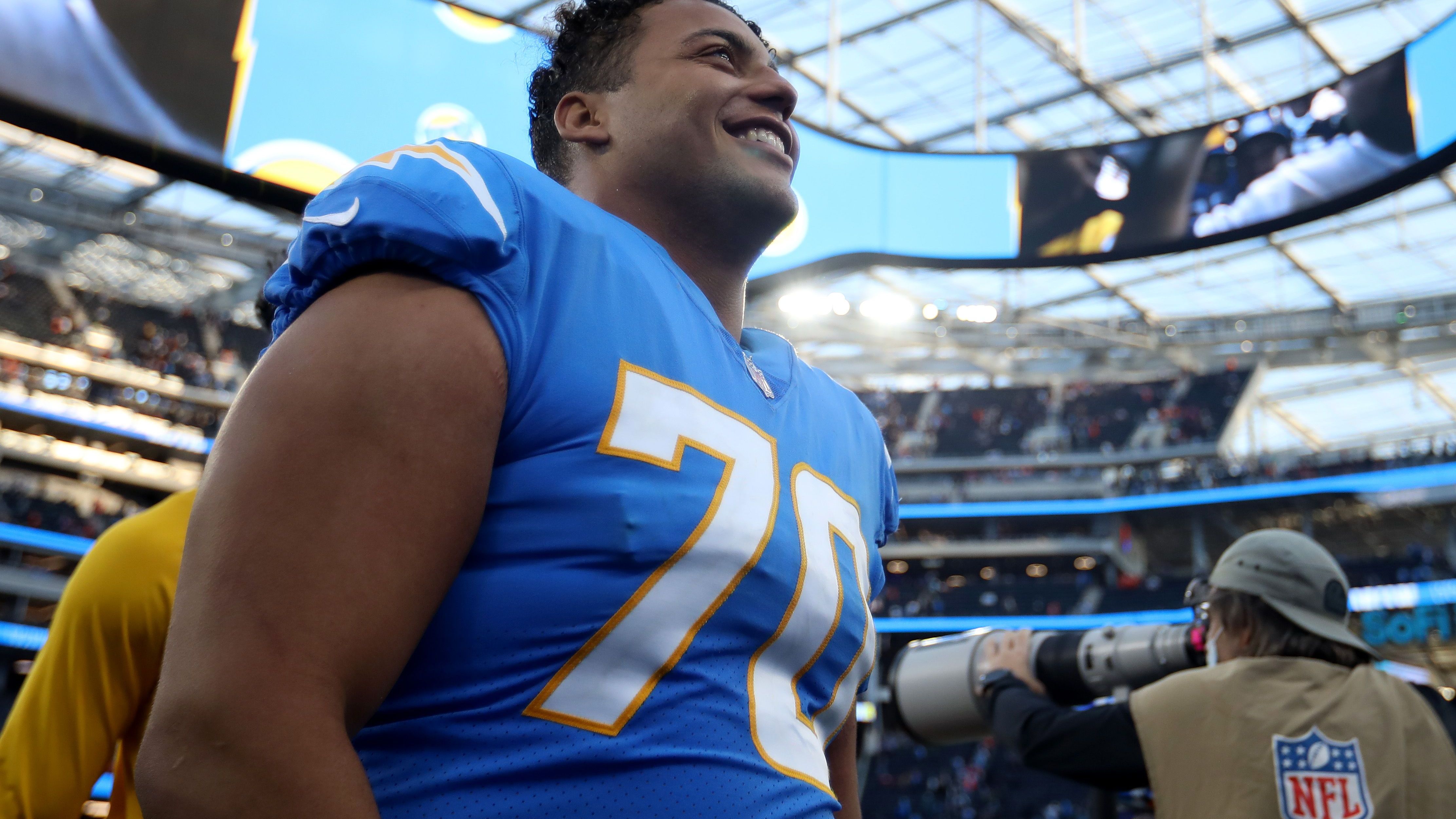 <strong>Platz 14: Rashawn Slater (Los Angeles Chargers)</strong><br>- Rating: 90<br>- Position: Left Tackle