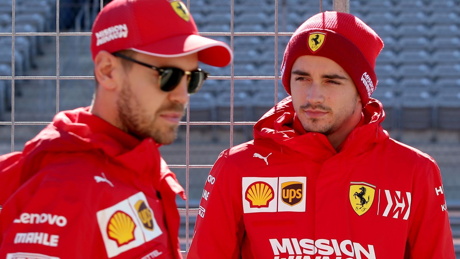 
                <strong>Die Fahrersituation: Kein Ende des Zoffs in Sicht</strong><br>
                Schon in seinem ersten Ferrari-Jahr sägte Charles Leclerc heftig am Stuhl von Sebastian Vettel als Nummer 1. 24 Punkte mehr als der viermalige Weltmeister sammelte der Monegasse am Ende. Vettel geriet unter Druck und wehrte sich nicht immer mit fairen Mitteln gegen den Youngster. Schön für Fans, die Spektakel sehen wollen, schlecht für das Team. Während Mercedes durch den klaren Nummer-2-Status von Valtteri Bottas als Team fährt, kosteten Ferrari Komplett-Aussetzer wie die Kollision zwischen Vettel und Leclerc in Brasilien Punkte.
              