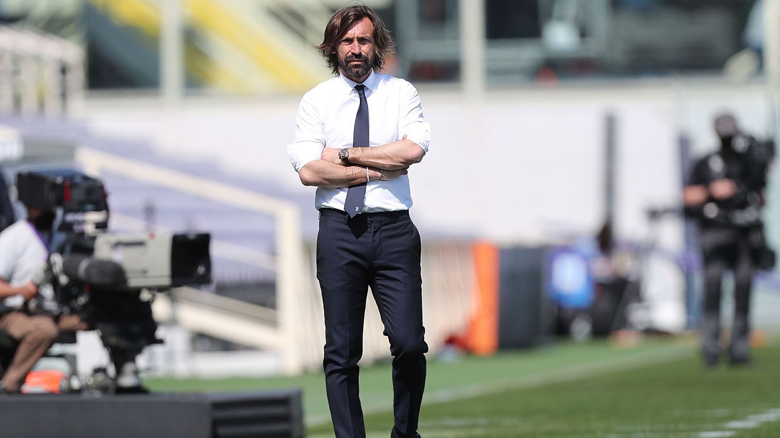 
                <strong>Andrea Pirlo</strong><br>
                Wie das Portal "Tuttomercatoweb.com" berichtet ist Andrea Pirlo Kandidat bei Barcelona. Der Ex-Juventus-Coach hat laut dem Bericht im Austausch mit Barca-Präsident Joan Laporta seine Bereitschaft signalisiert, das Traineramt zu übernehmen. Die Auflösung des laufenden Vertrages bei Juventus soll kein großes Problem darstellen. Aber: Pirlo dürfte bei Barcas Trainersuche ohnehin gar nicht ganz oben auf der Liste stehen. 
              