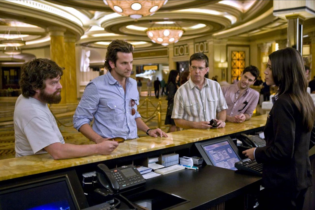 In "Hangover" (2009) erleben vier Kumpels (darunter Bradley Cooper) in Las Vegas einen wilden Junggesellen-Abschied. Als Film-Hotel diente das "Caesars Palace". 