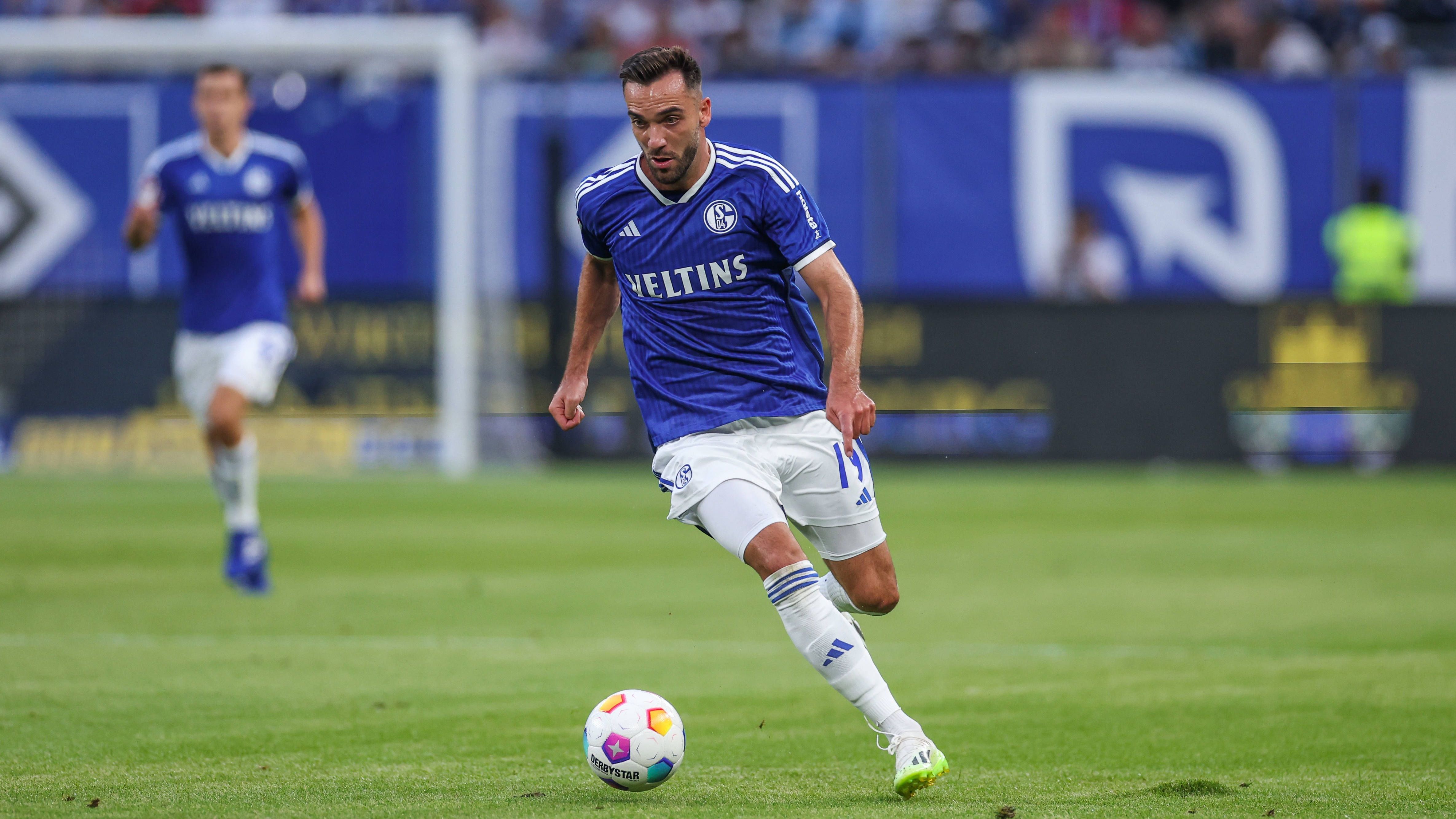 <strong>Kenan Karaman (FC Schalke 04)</strong><br>Vor allem in der Anfangsphase der aktivste Schalker. Hat nach 15 Minuten die erste dicke Chance, scheitert aber an Heuer Fernandes. Wechselt mit Drexler oft die Seiten und bleibt in den ersten 45 Minuten agil. Seine Läufe sorgen für Gefahr - nach der Pause baut Karaman aber ab. Dennoch: Solider Auftritt. <strong><em>ran</em>-Note: 3</strong>