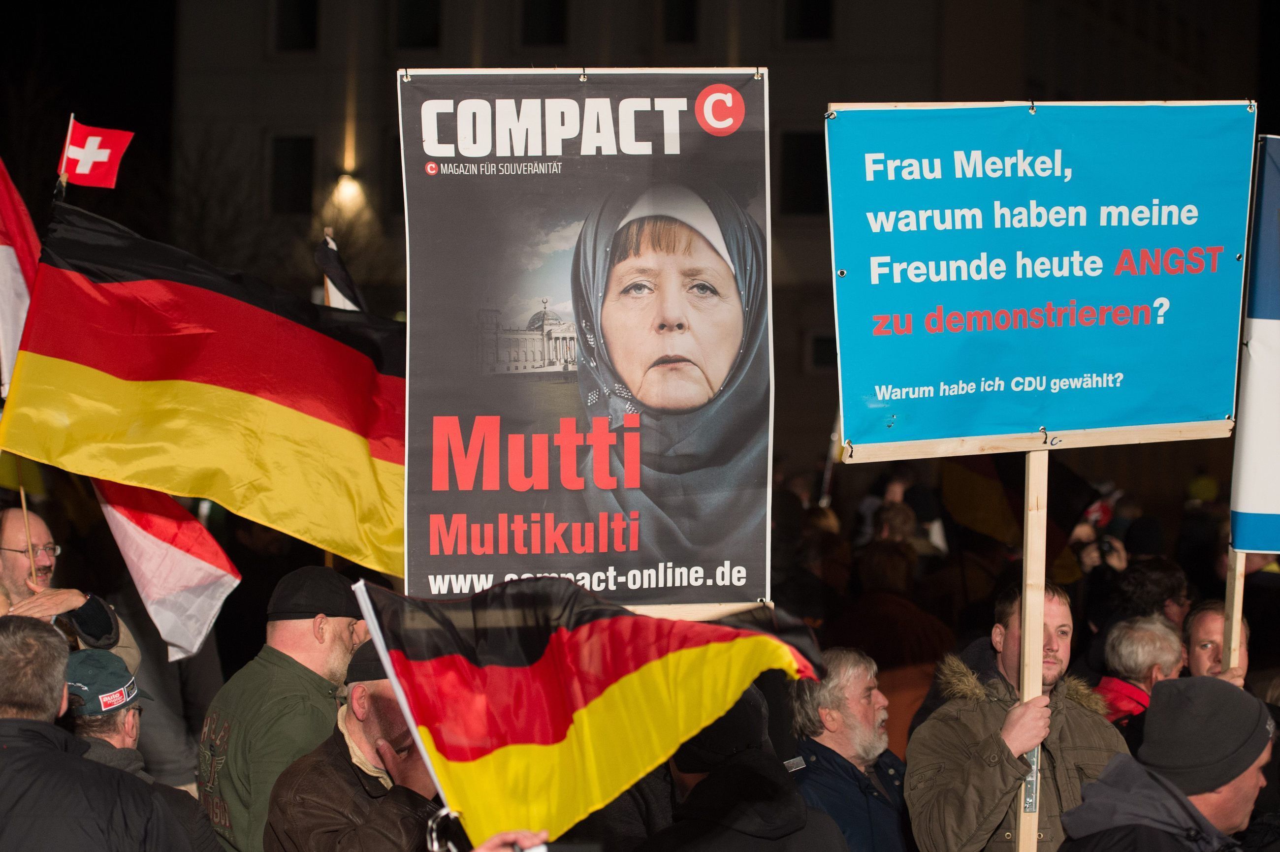 Merkel Afd Schürt Vorurteile Und Spaltet