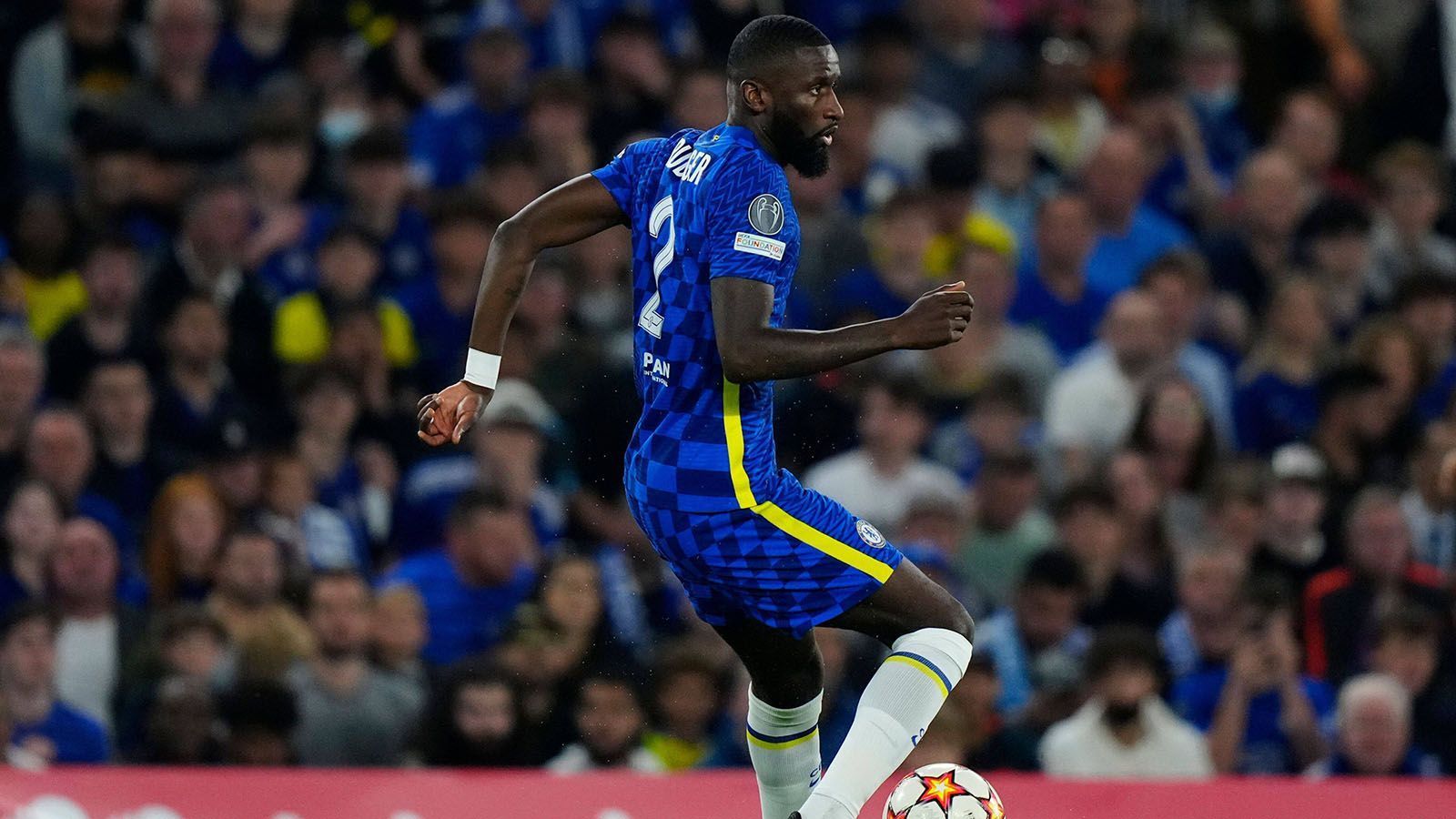 
                <strong>Antonio Rüdiger (FC Chelsea)</strong><br>
                Der Innenverteidiger glänzte gegen Zenit St. Petersburg mit einer Quote von 100 Prozent gewonnenen Bodenduellen. Zudem gewann Rüdiger 60 Prozent seiner Luftduelle. Zudem kamen 94 Prozent seiner Zuspiele an. 
              