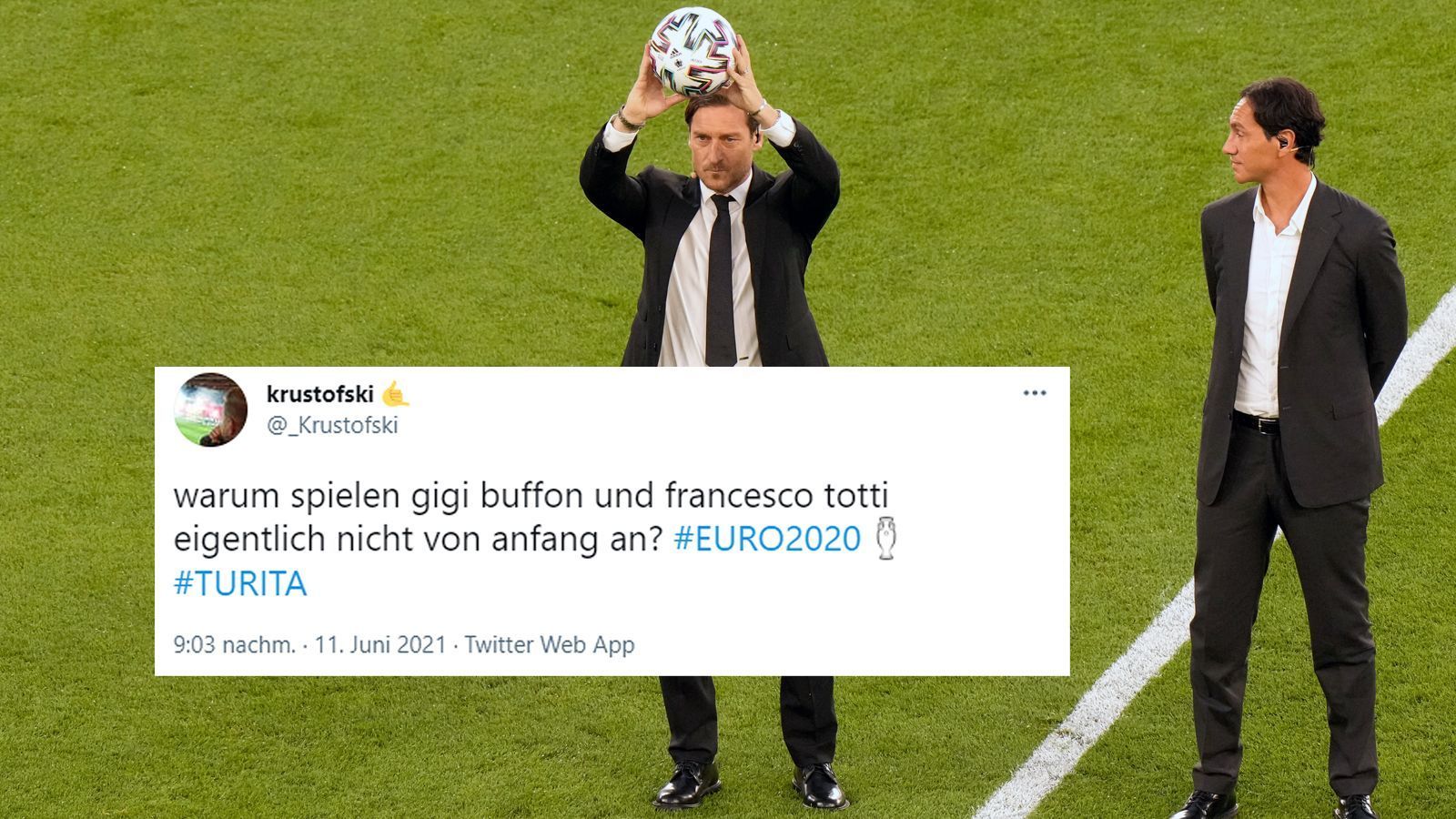 
                <strong>Netzreaktionen zur EM-Eröffnungsfeier</strong><br>
                Zumindest Francesco Totti (li., hier zusammen mit Alessandro Nesta) war bei der Eröffnungsfeier im Einsatz. Die Roma-Ikone hat seine Laufbahn aber schon beendet, anders als Gianluigi Buffon. Der Torwart-Oldie sucht derzeit nach dem Aus bei Juventus Turin nach einer neuen Herausforderung. 
              