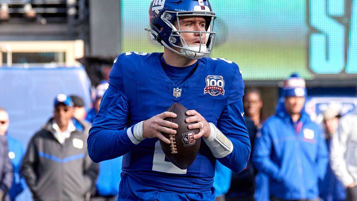 New York Giants quarterback Drew Lock (2) during a NFL, American Football Herren, USA game against the New Orleans Saints at MetLife Stadium in East Rutherford, New Jersey. CSM East Rutherford Unit...