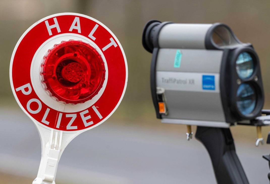 Mit mehr Blitzern will die Polizei gefährliche Raser ausfindig machen.