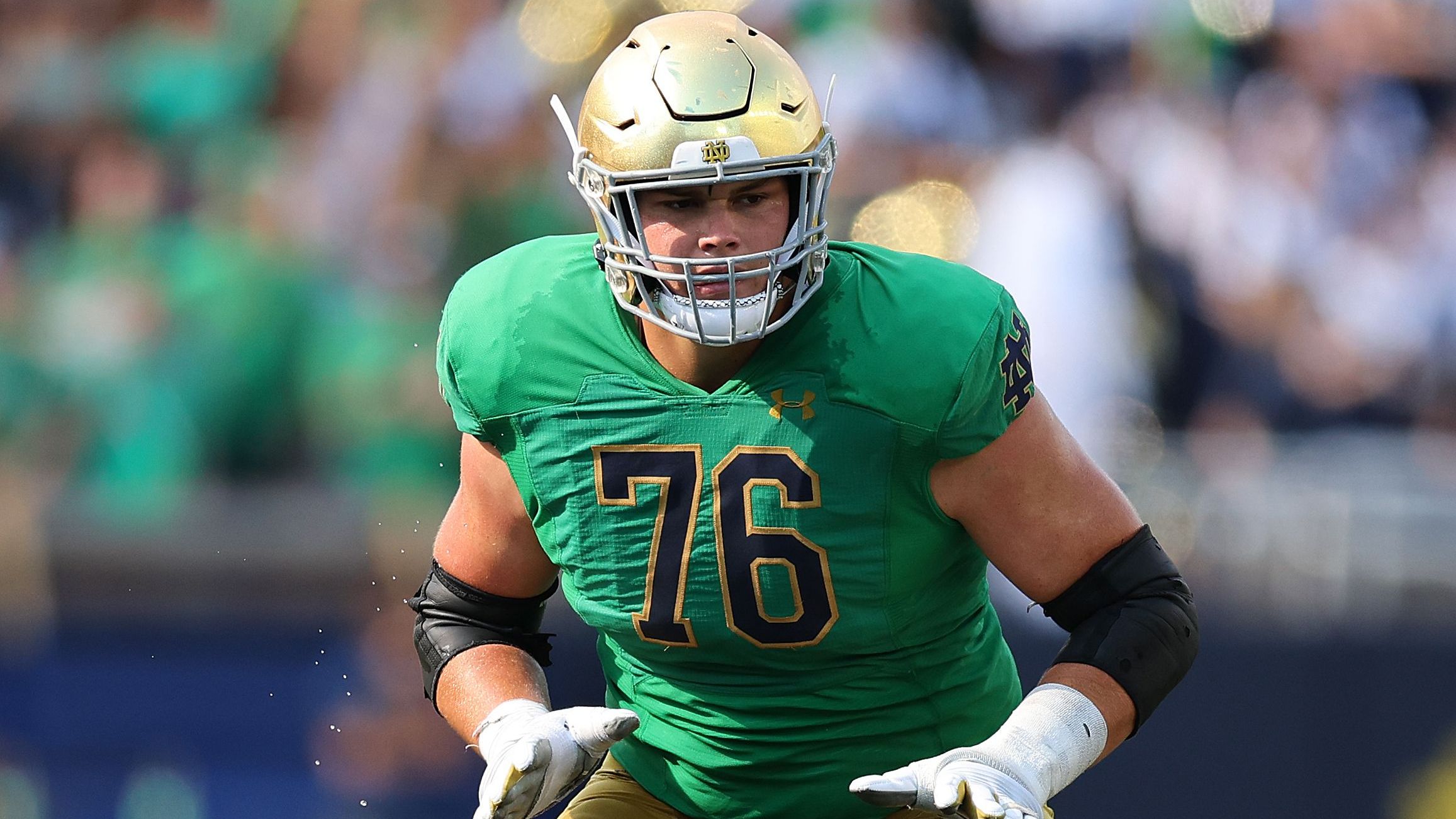 <strong>5. Pick: Los Angeles Chargers – OT Joe Alt (Notre Dame)</strong><br>Auch die Chargers bleiben wie in Mock Draft 1.0 bei Joe Alt. Der vielseitige Tackle ist zu gut, um ihn nicht zu nehmen.