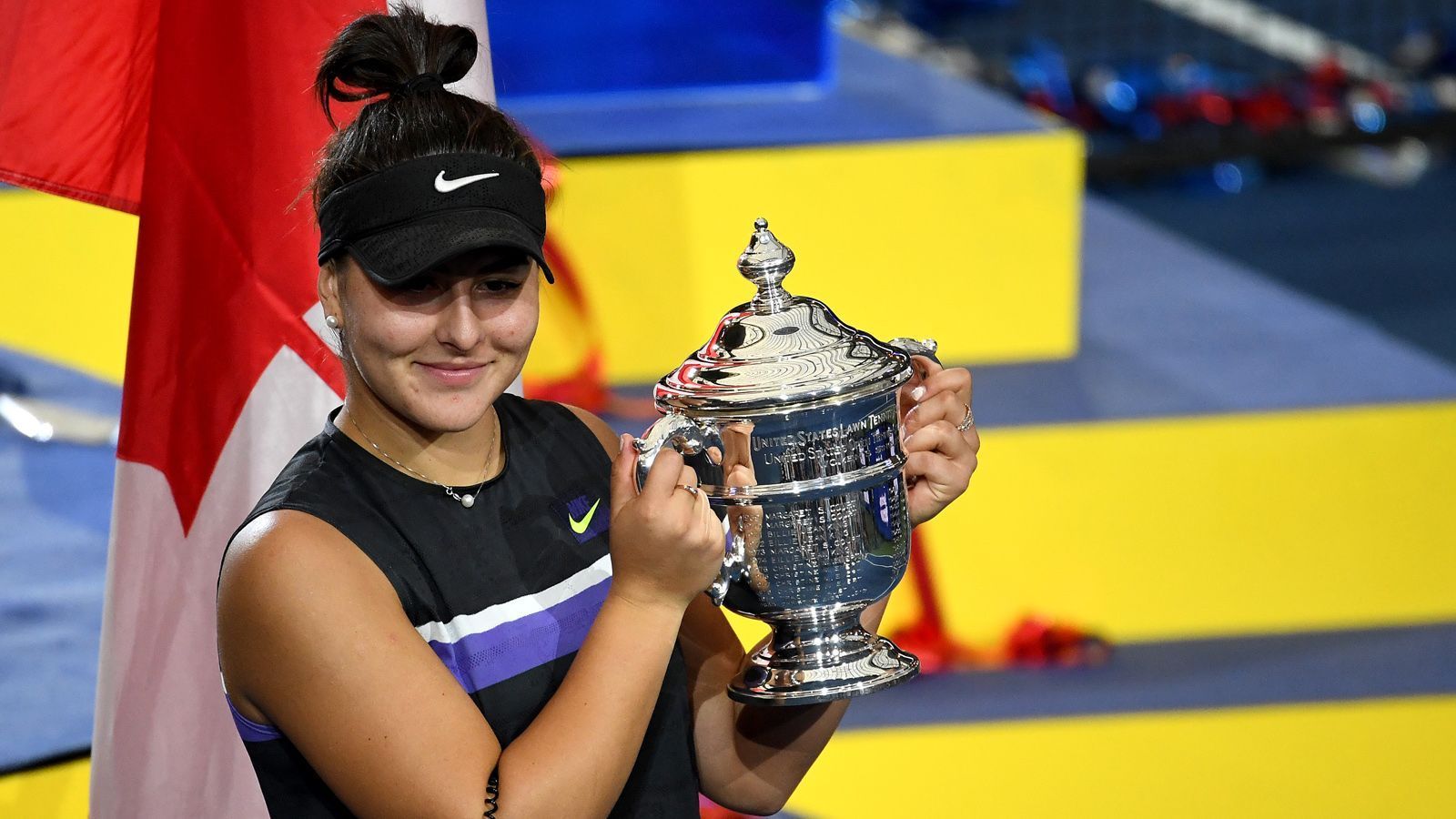 
                <strong>Bianca Andreescu</strong><br>
                Wie bei den Herren mit Nadal, so fehlt bei den Frauen mit der Kanadierin Bianca Andreescu ebenfalls die amtierende Titelverteidigerin bei den US Open 2020. Die 20-Jährige, die im Vorjahr Serena Williams im Endspiel bezwang, begründete ihre Absage damit, dass sie aufgrund der Corona-Pandemie keine richtige Vorbereitung auf das Grand-Slam-Turnier in New York absolvieren konnte.
              