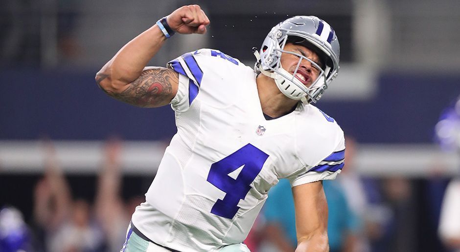 
                <strong>Platz 3: Dak Prescott - Quarterback (Dallas Cowboys)</strong><br>
                Direkt in seiner ersten Saison spielt sich Dak Prescott in die Herzen der Fans. Kein Wunder also, dass der Rookie auch bei den Trikotverkäufen ganz weit vorne liegt. Nur ein Teamkollege des Quarterbacks schnitt noch besser ab.
              