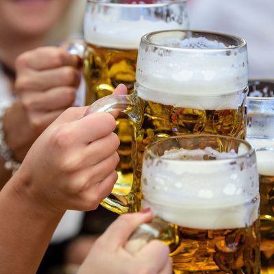 Briten-Regierung warnt vor deutschem Bier