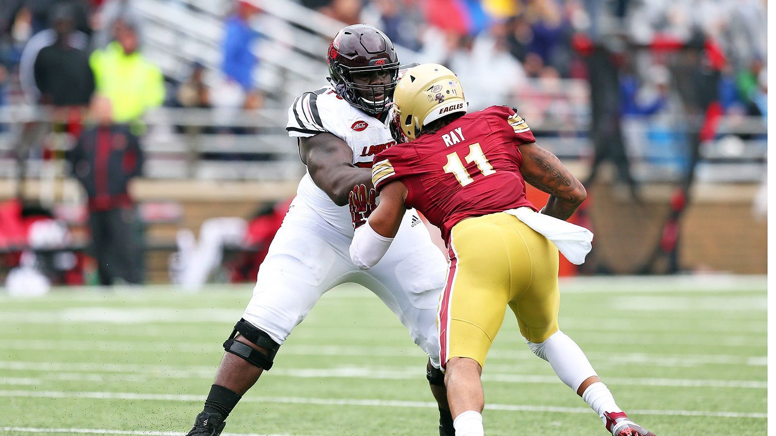 
                <strong>10. Pick - Cleveland Browns: Mekhi Becton (Louisville)</strong><br>
                Einer der TOP O-Liners in diesem Draft. Auch wenn die Browns Jack Conklin geholt haben, brauchen sie noch mehr Unterstützung, um dort mitzuspielen, wo sie hin wollen. 
              