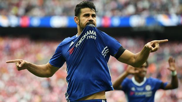 
                <strong>Diego Costa</strong><br>
                Nachdem Diego Costa beim englischen Meister FC Chelsea zuletzt nicht mehr erwünscht war und entsprechend nicht mehr eingesetzt wurde, verlässt der Stürmer die "Blues" im Winter. Er kehrt zu seinem Ex-Klub Atletico Madrid zurück. Die Ablösesumme für den 29-Jährigen soll sich auf 66 Millionen Euro belaufen.
              