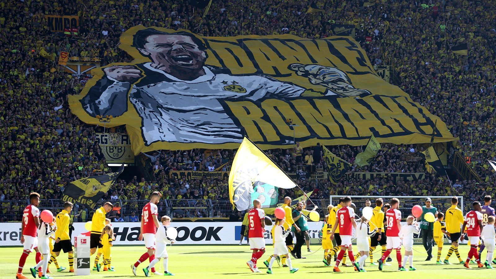 
                <strong>Borussia Dortmund</strong><br>
                Stehplatzpreis: 215 Euro (+ 3,50 Euro)Maximalpreis (Sitzplatz): 746 Euro (+ 13 Euro)
              