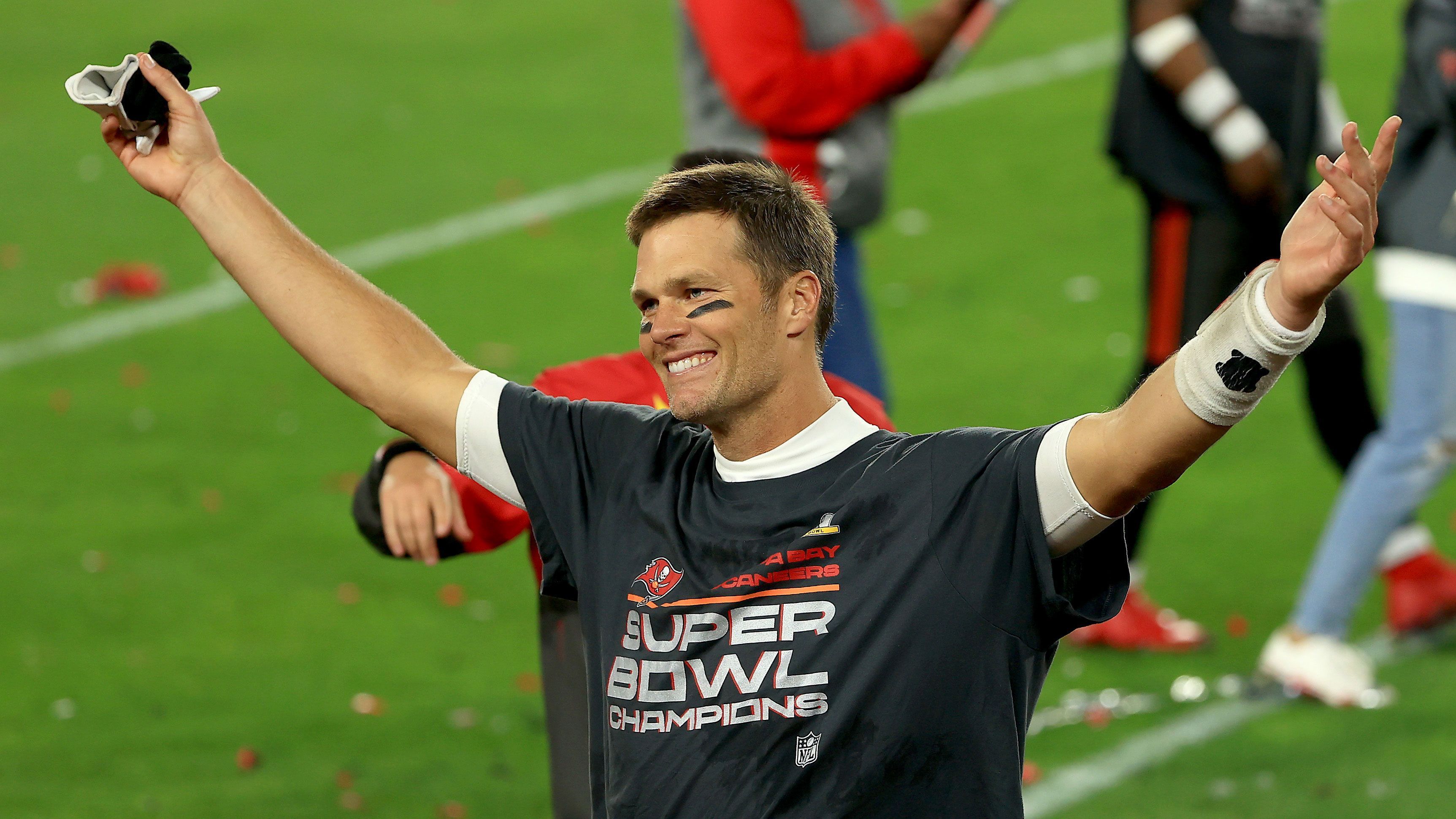 
                <strong>Platz 2: Tom Brady (Tampa Bay Buccaneers)</strong><br>
                Spielstärke: 97
              