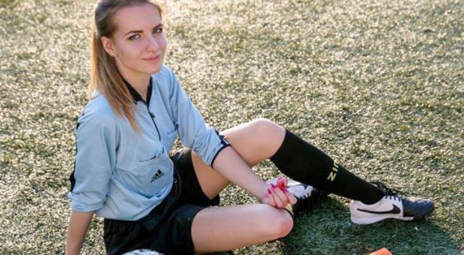 
                <strong>Karolina Bojar</strong><br>
                Diese junge Dame erobert gerade die Herzen der Social-Media-Fans im Sturm: Karolina Bojar ist Schiedsrichterin - und sieht dazu verdammt gut aus. Überzeugt euch selbst ... 
              