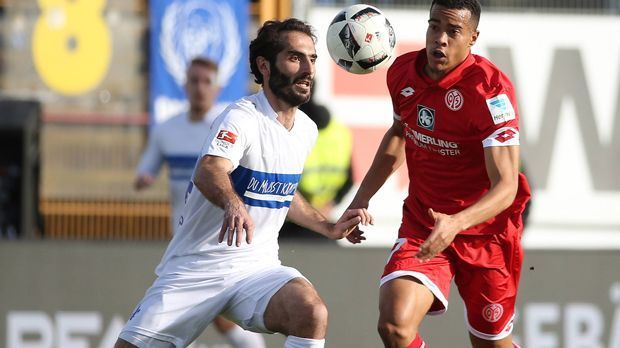 
                <strong>Top - Hamit Altintop (SV Darmstadt 98)</strong><br>
                Top - Hamit Altintop (SV Darmstadt 98): Als die "Lilien" Ende Januar den früheren türkischen Nationalspieler aus dem Hut zauberten, staunten viele Experten nicht schlecht. Denn der zuletzt vereinslose Altintop war für den Abstiegskandidaten bei seinen bisherigen sechs Spielen gleich ein wichtiger Faktor im Mittelfeld, darüber konnten auch die schlechten Ergebnisse nicht hinwegtäuschen. Der 34-Jährige brachte vor allem bei den Siegen gegen Dortmund und Mainz (jeweils 2:1) Ruhe ins Spiel des Schlusslichts.
              