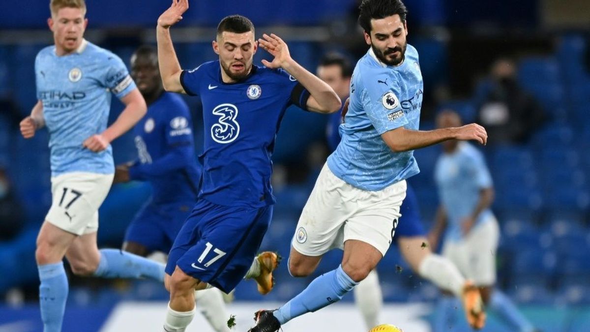 Ilkay Gündogan (r.) traf für City zur frühen Führung