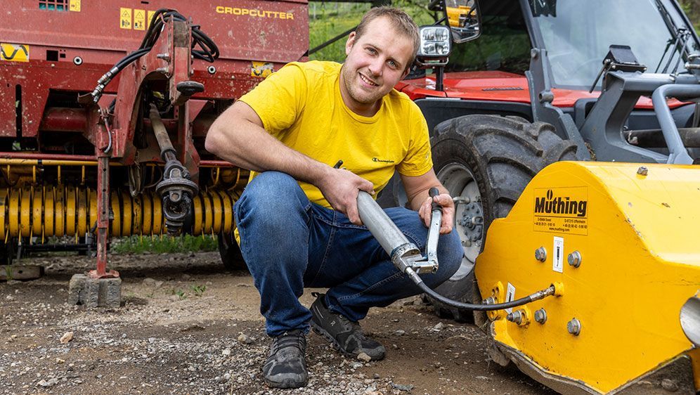 Hauptberuflich ist Domenik Mechaniker. Den Hof betreibt er als Nebenberuflich.