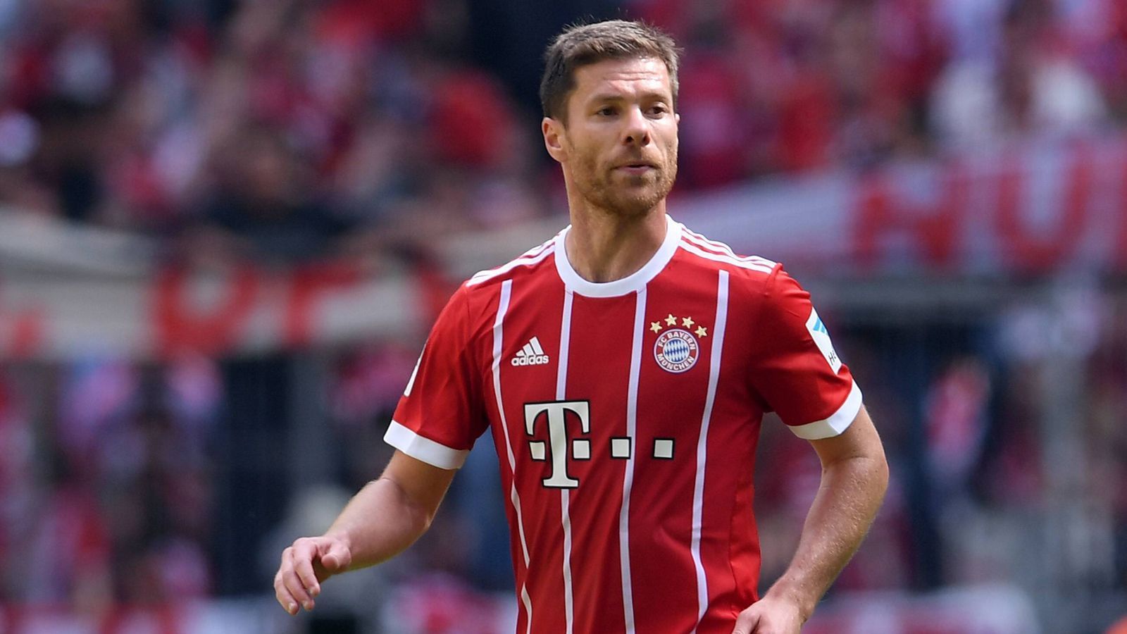 
                <strong>Xabi Alonso (ehemals FC Bayern München)</strong><br>
                Die Bayern sollen neun Millionen Euro für Alonso an Real Madrid überwiesen haben - allerdings in drei Raten. Die ersten vier Millionen Euro seien direkt mit dem Wechsel an die "Königlichen" geflossen, weitere 3,5 Millionen Euro kamen dann wohl bis zum 15. Juli 2015 hinterher. Die letzten 1,5 Millionen Euro mussten die Münchner angeblich zahlen, weil Alonso in seiner ersten Bayern-Saison mehr als 30 Spiele absolvierte. 
              