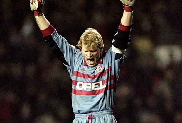 
                <strong>FC Bayern - ManUtd: 1:1 (1998/99, Gruppenphase, Rückspiel)</strong><br>
                Im Rückspiel erkämpft sich der FC Bayern ein 1:1 in Old Trafford (Torschützen: Keane, Salihamidzic) und wird Gruppensieger vor Manchester.
              
