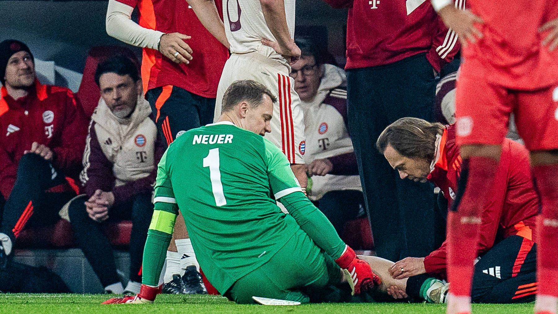 <strong>März 2025 - Muskelfaserriss</strong><br>Im Champions-League-Achtelfinal-Hinspiel verletzte sich Neuer beim Jubel zum 2:0 des FCB gegen Bayer Leverkusen. Ohne Fremdeinwirkung zog es dem Keeper in die rechte Wade. Die Verletzung sorgte für das Debüt von Jonas Urbig. <a target="_blank" data-li-document-ref="507259" href="https://www.ran.de/sports/fc-bayern-muenchen-manuel-neuer-faellt-wochenlang-aus-jonas-urbig-steht-parat-verwirrung-um-sven-ulreich-507259">Neuers voraussichtliche Ausfallzeit: Bis Ende März.</a>