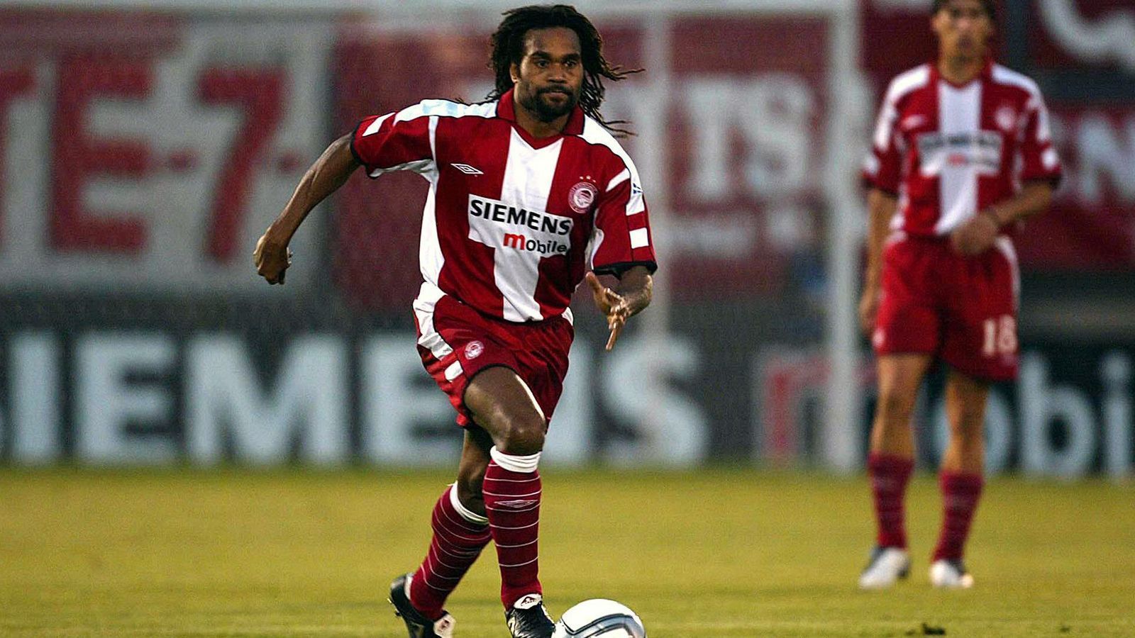 <strong>Frankreich: Christian Karembeu (Kapitän)</strong><br>Erfolge: 2x Champions-League-Sieger, 2x griechischer Meister<br>Nationalmannschaftserfolge: 1x Weltmeister, 53 Länderspiele, ein Tor