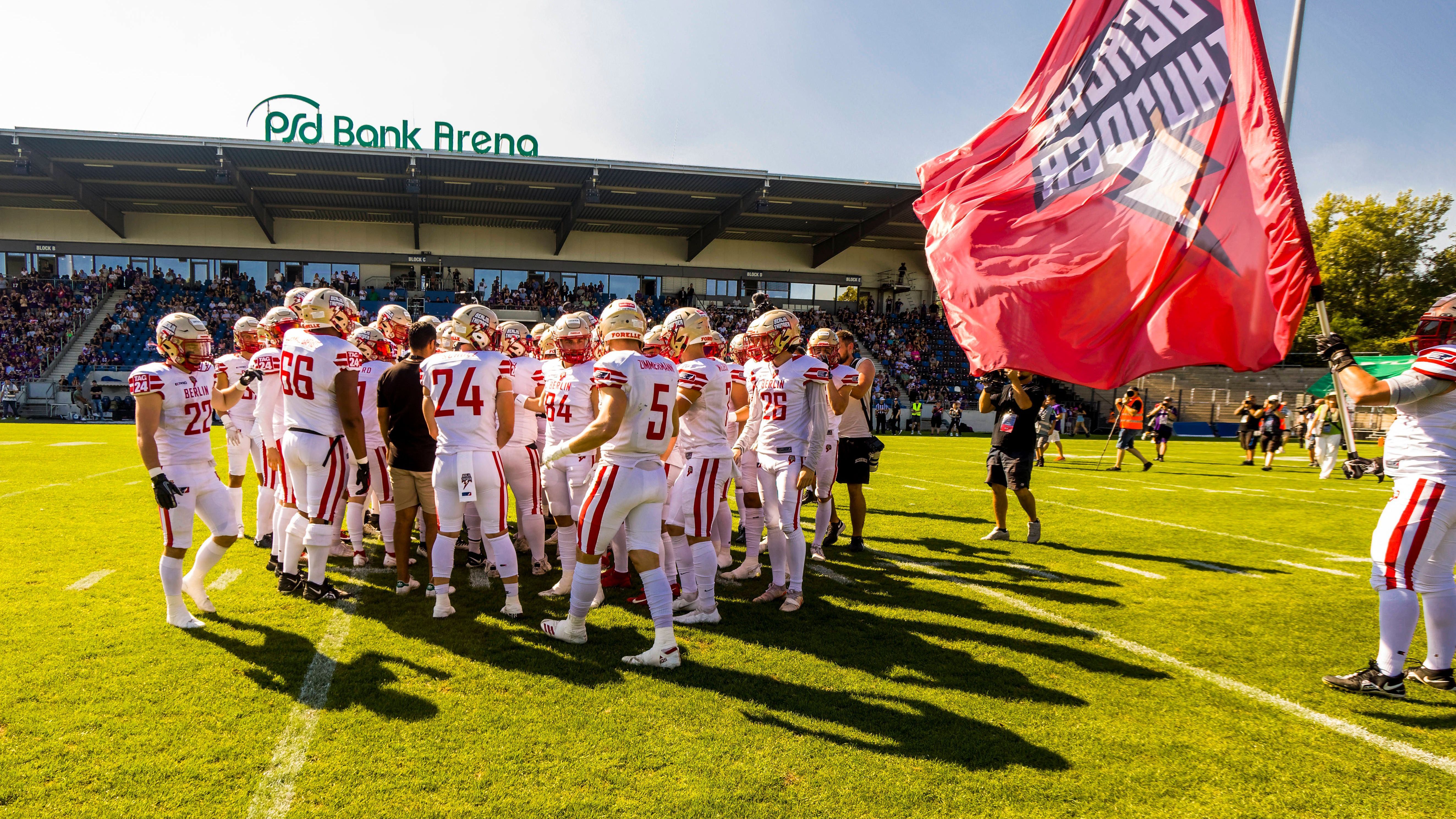 <strong>8. Berlin Thunder</strong><br>Berlin sieht an Spieltag 1 in vielerlei Hinsicht besser aus als vergangene Saison, gerade die Offense um QB Jakeb Sullivan wirkt deutlich explosiver. Am Ende gucken die Hauptstädter aber wieder mal gegen ein Top-Team in die Röhre. Um die Playoffs dieses Jahr erneut zu erreichen, muss Berlin auch endlich mal ein richtig gutes Team schlagen - gerade, weil dieses Jahr sowohl Rhein Fire als auch die Vienna Vikings auf dem Programm stehen.